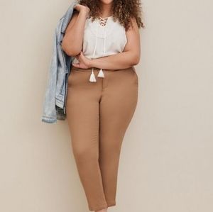 EUC Comfort Flex Waistband Slim Taper Stretch Twill High-Rise Pant by TORRID